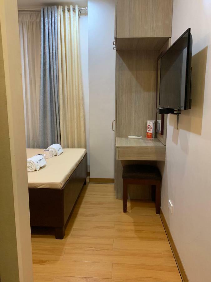 Davao Persimmon Suites Ngoại thất bức ảnh